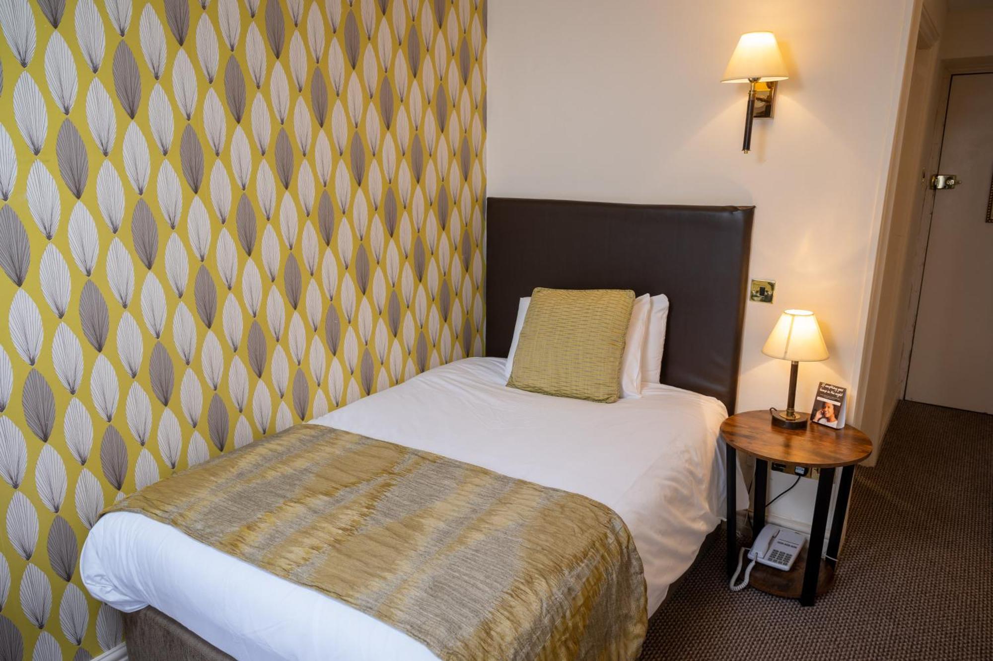 Cross Hands Hotel By Greene King Inns Old Sodbury Zewnętrze zdjęcie